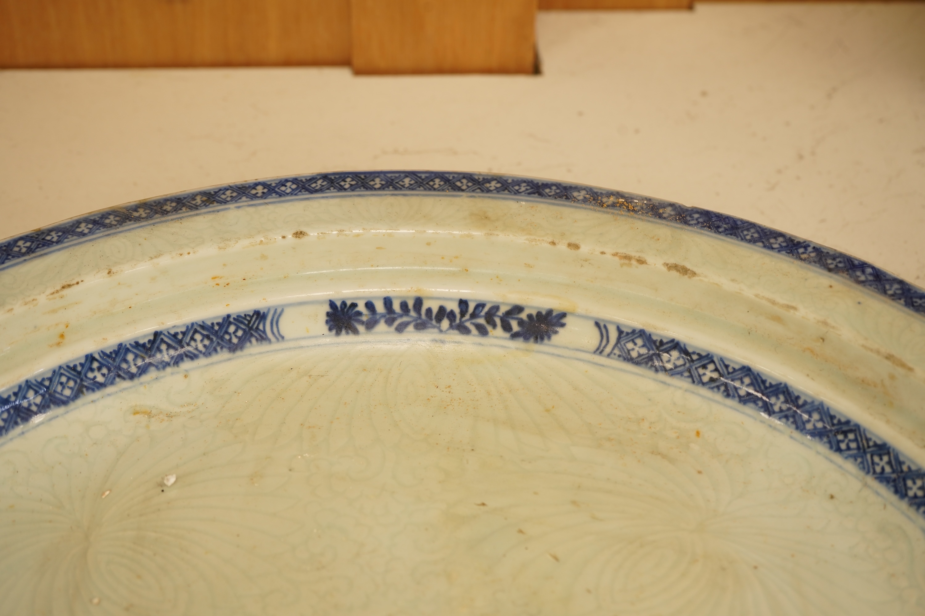 An 18th century Chinese export blue and white dish, 42cm